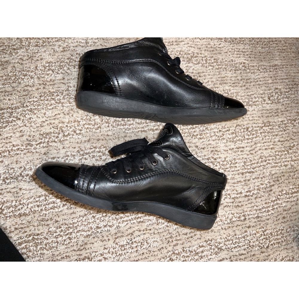 Authentic Chanel sneakers size 37 - Picture 2 of 7